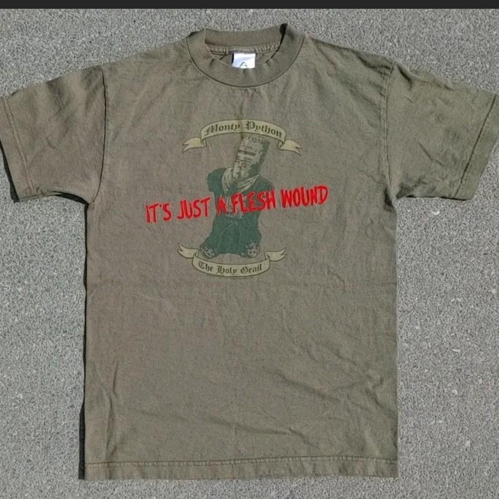 Vtg 2005 Monty Python Black Knight Holy Grail Movie Promo Tee Small